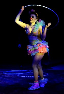 Hula Hoop Oscar Ofrei Circus