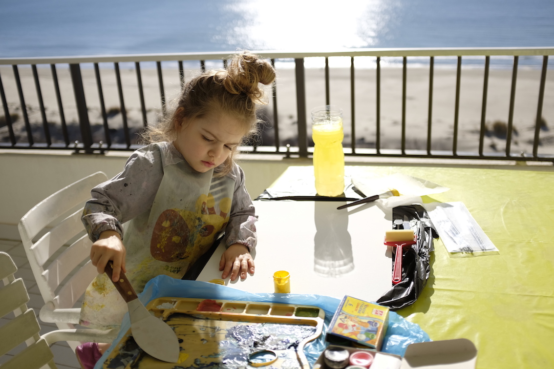 KIDS ART STUDIO ON THE GO