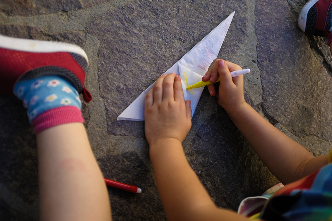 Paper Kite DIY instructions