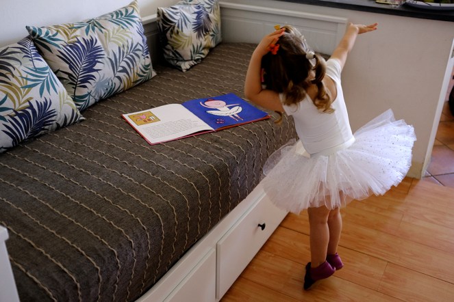 Ballerinas and what they do Tutu Toddler on pointe